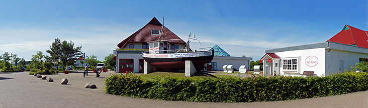 Geschäfte & Restaurant im Feriendorf